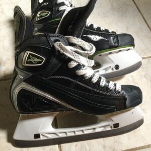 Hockey skates